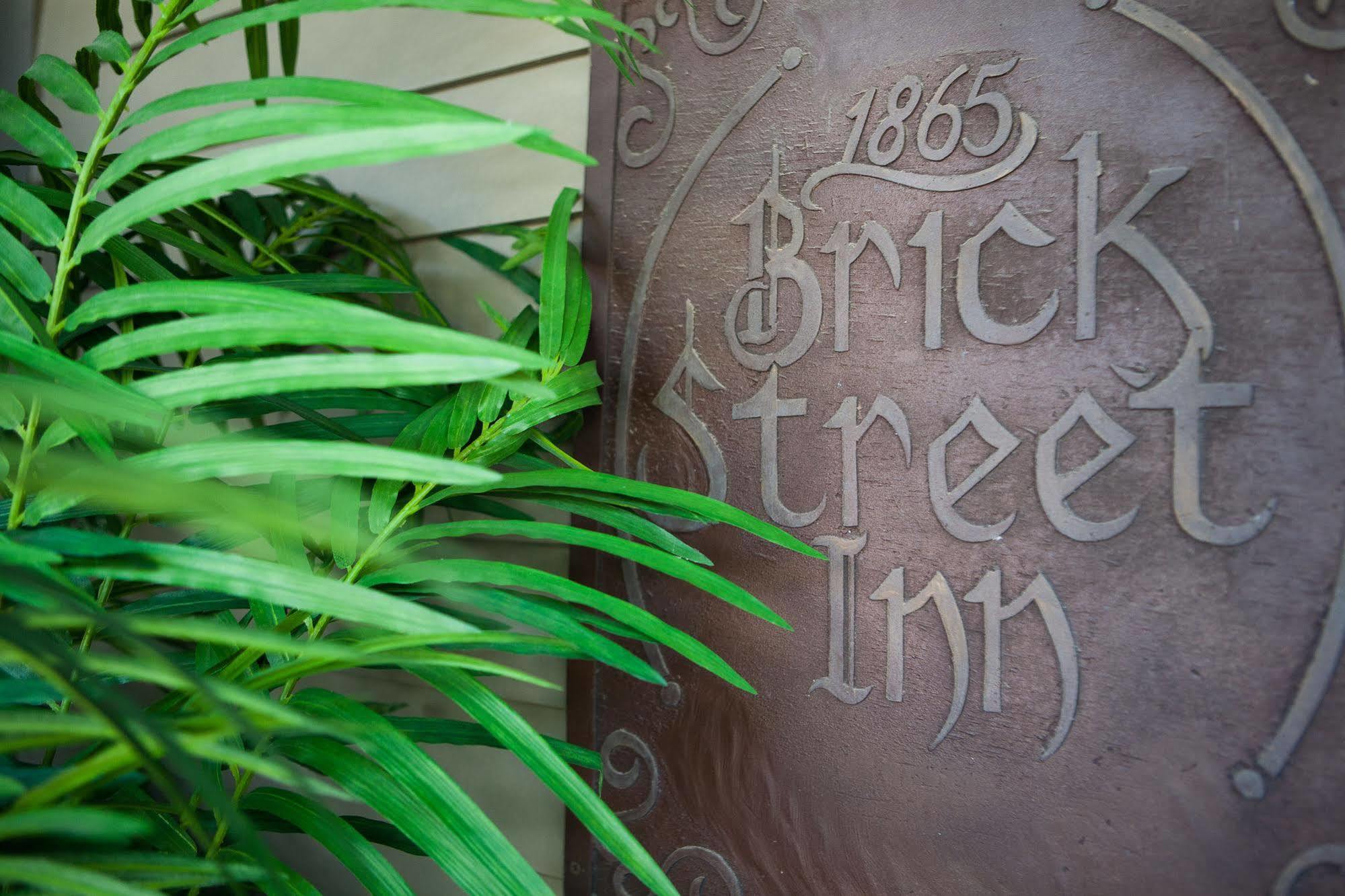 Brick Street Inn Zionsville Exterior photo